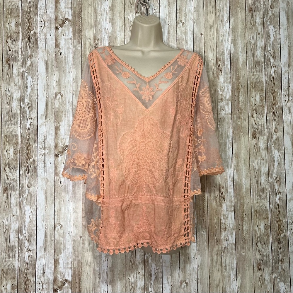Kindred Elegant Lace Women Top in Peach Size M